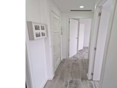 APARTAMENTO A 300 METROS DE LA PLAYA MUY CENTRICO Venta Roses