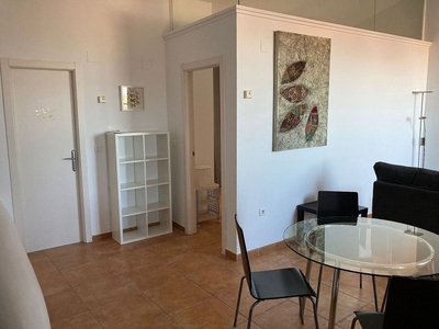 Ático en alquiler en Centro - Cáceres de 1 habitación con terraza y muebles