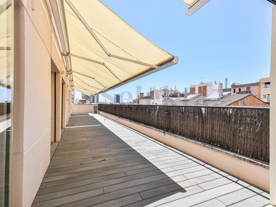 Ático en alquiler en Sant Gervasi - Galvany de 4 habitaciones con terraza y muebles