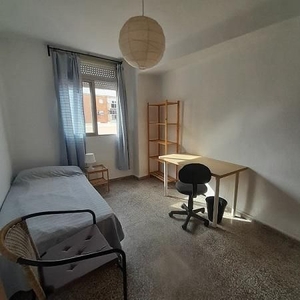 Habitaciones en Cno. de suarez, Málaga Capital por 285€ al mes