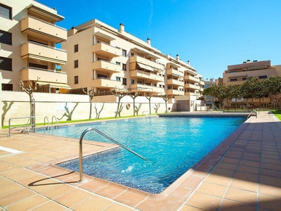 Piso en alquiler en Sta. Clotilde - Fenals de 3 habitaciones con terraza y piscina