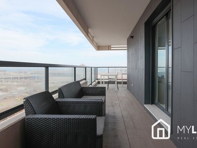 Piso en venta en Diagonal Mar i el Front Marítim del Poblenou de 4 habitaciones con terraza y piscina