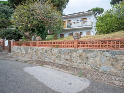 Venta de casa con terraza en Sant Cebrià de Vallalta