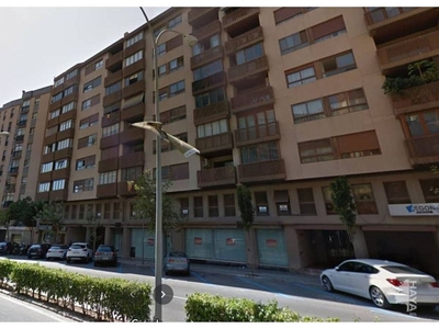 Venta de piso en Centro - Alicante de 4 habitaciones con terraza y balcón