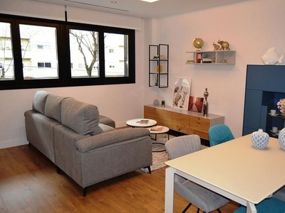 Venta de piso en Centro - Ourense de 2 habitaciones con garaje y aire acondicionado