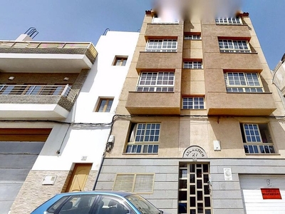 Venta de piso en Vecindario norte-Cruce Sardina de 3 habitaciones con garaje y balcón