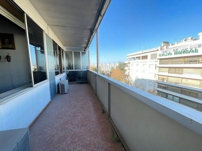 Venta de piso en Zona Centro de 3 habitaciones con terraza y aire acondicionado