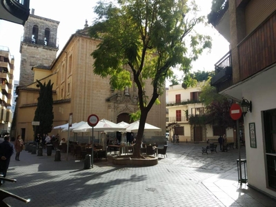Venta Piso en Plaza DEL ESCUDO. Córdoba. A reformar tercera planta plaza de aparcamiento