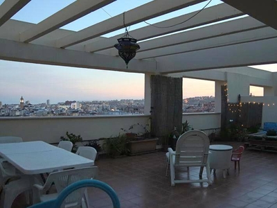 Venta Piso Estepona. Piso de tres habitaciones Cuarta planta con terraza