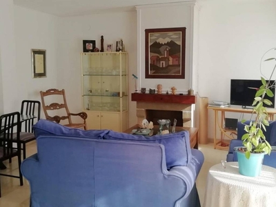 Venta Piso Estepona. Piso de tres habitaciones Sexta planta con terraza