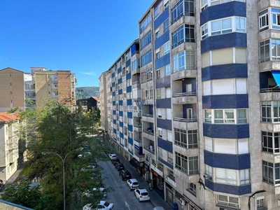 Venta Piso Ourense. Piso de tres habitaciones Muy buen estado con terraza