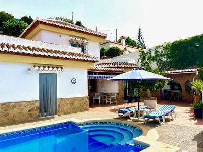 Villa en venta en Almuñécar