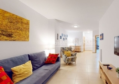 Apartamento en impecable estado a 1 minuto a pie de la playa , con 3 dormitorios y amplio patio interior en Tamariu