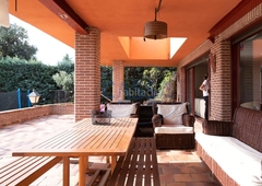 Casa con 4 habitaciones con parking, piscina, calefacción y vistas a la montaña en San Lorenzo de El Escorial
