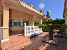 Chalet villa independiente con piscina privada y atico playa honda en Cartagena