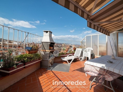 Ático en venta en Sant Andreu de Palomar de 2 habitaciones con terraza y aire acondicionado