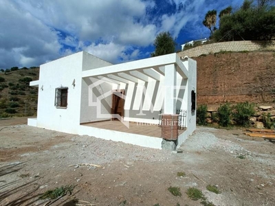 Casa con terreno en Canillas de Aceituno