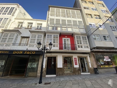 Piso en venta en Centro - Ferrol de 3 habitaciones y 145 m²
