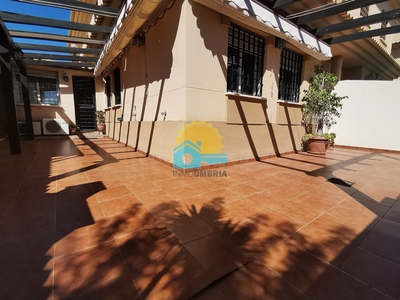 Venta de casa con terraza en Corrales (Aljaraque)