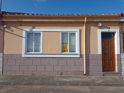 Venta de casa en La Bañeza