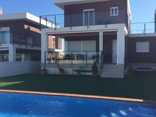 Venta Chalet en Calle Chipre Santa Pola. Con terraza 152 m²