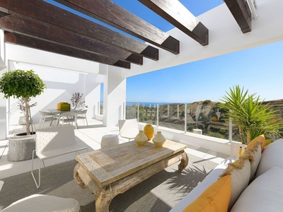 Dúplex en venta en Los Monteros - Bahía de Marbella de 3 habitaciones con terraza y piscina