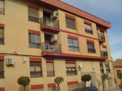 Venta de piso en Gallur de 4 habitaciones con balcón y calefacción