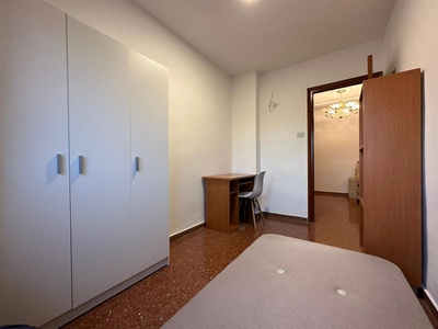 Habitaciones en C/ Alejandro Dumas, Granada Capital por 320€ al mes