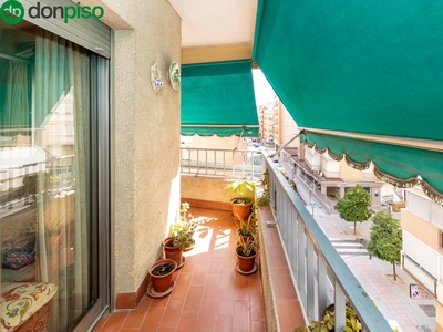 Venta de piso con terraza en Ronda-Arabial (Granada), Arabial