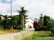 Casa con terreno en Vilafranca del Penedès