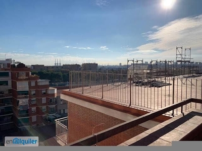 Alquiler piso terraza y ascensor Sant andreu