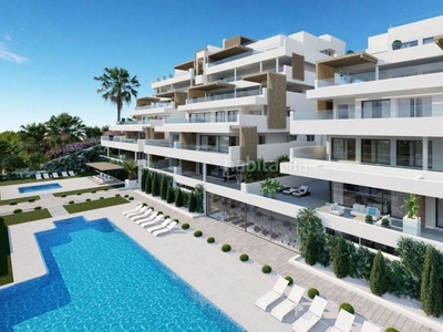 Apartamento con 2 habitaciones con parking y piscina en Estepona