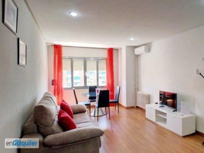 Apartamento de 1 dormitorio con balcón en alquiler en Delicias