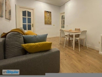 Apartamento de 2 dormitorios en alquiler en Ibiza, Madrid