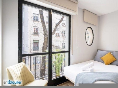 Apartamento de 3 dormitorios en alquiler en Palos De Moguer, Madrid