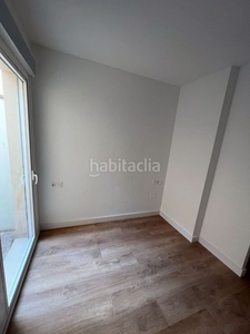 Apartamento interesante inversores o como primera vivienda. apartamento con patio para entrar a vivir. en Málaga