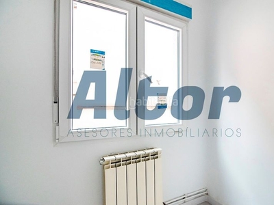 Piso ático en venta , con 58 m2, 2 habitaciones y 1 baños, aire acondicionado y calefacción individual gas. en Madrid