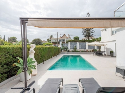 Casa villa en una ubicación fantástica en Nueva Andalucía centro Marbella