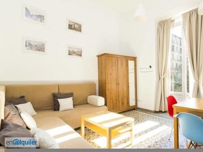 Elegante apartamento de 1 dormitorio con balcón en alquiler en la conocida zona de La Latina