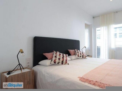 Elegante apartamento de 1 dormitorio con balcón y aire acondicionado en alquiler en el centro de Gràcia