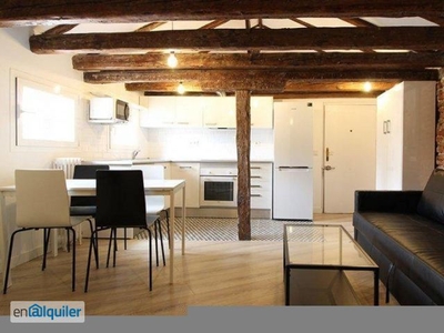 Elegantemente renovado apartamento de 2 dormitorios en alquiler en Chueca