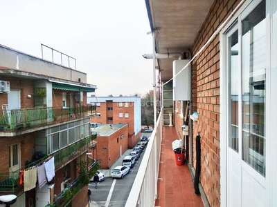 Piso con 2 habitaciones con aire acondicionado en Madrid