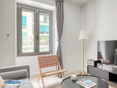Piso de 2 dormitorios en alquiler en Trafalgar, Madrid MAD-30