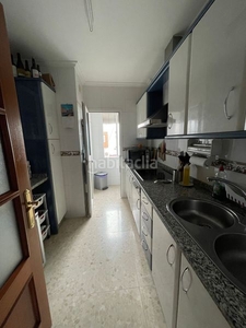 Piso reservado!! piso de 86m2s, 3 dorm, 1 baño, cocina, salón exterior, en perfecto estado. en Gelves
