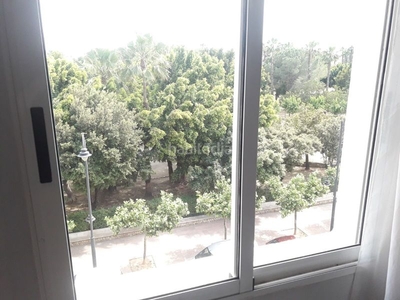 Piso en avenida del parque piso con 3 habitaciones amueblado en Alzira