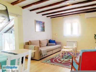 Precioso apartamento de 1 dormitorio con aire acondicionado en alquiler en la moderna Malasaña