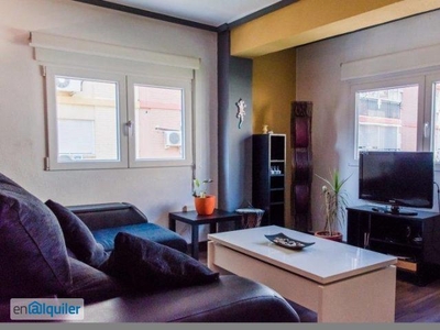 Soleado apartamento de 2 dormitorios con balcón y aire acondicionado en alquiler cerca del metro en el centro de L'Amistat