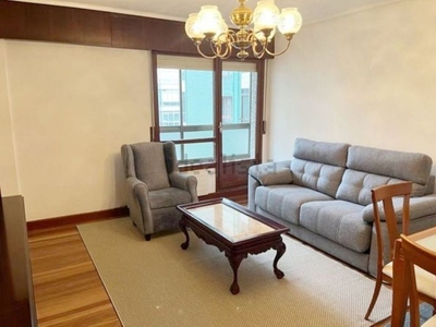 Alquiler de piso en Begoña de 3 habitaciones con terraza y muebles