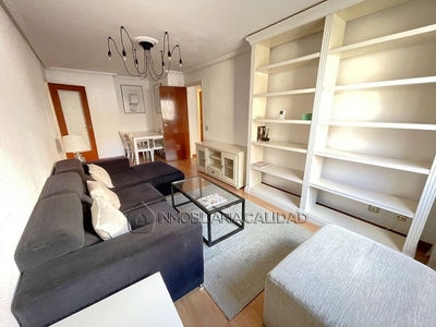 Alquiler de piso en Gamonal de 3 habitaciones con muebles y calefacción