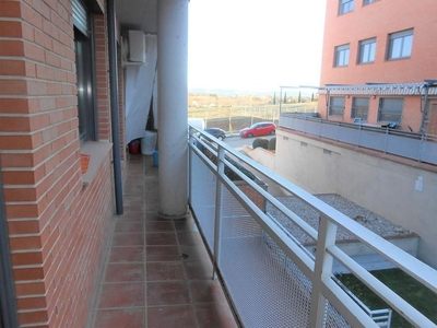 Alquiler de piso en Villanueva de la Torre de 2 habitaciones con terraza y garaje